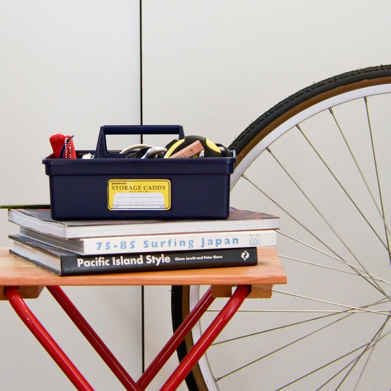 Penco Storage Caddy, organizer compatto ispirato alla cassetta degli attrezzi per tenere in ordine oggetti di uso quotidiano